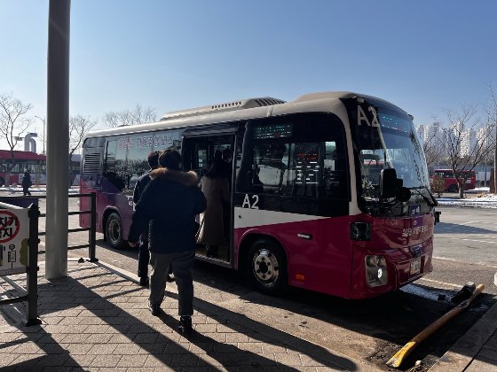 오토노머스에이투지가 운행하는 A2 자율주행버스 / 사진=오토노머스에이투지