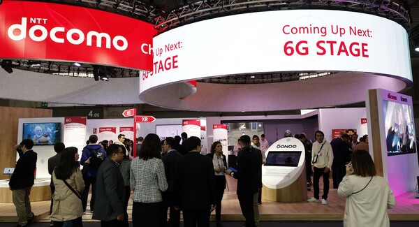 일본 1·2위 이동통신 NTT·KDDI, 6G 공동 개발, MWC 2023 NTT 도코모 부스 [사진=연합뉴스]