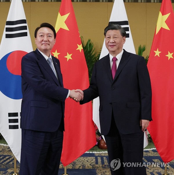 박진 "중국과 척질 이유 없어".. 베트남과 협력 강화하며 외교 노선 변화 시도... 사진은 윤석열 대통령과 시진핑 중국 국가주석이 지난해 11월15일 인도네시아 발리에서 열린 한중 정상회담.[사진=연합뉴스]