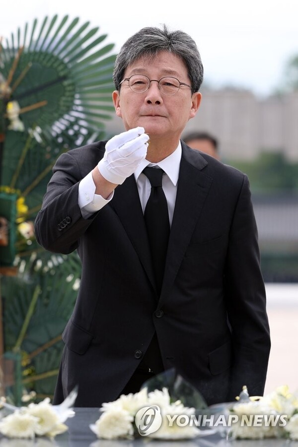 유승민 전 국민의힘 의원이 연일 윤석열 정부를 정면으로 비판하자 당내 '친윤' 진영에서 비판여론이 고조되고 있다.  [출처=연합뉴스]