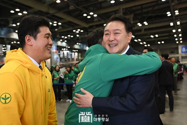 12일 윤석열 대통령은 2023 전국새마을지도자대회 '청년의 약속 선포식'에 참석했다 [사진=대통령실]