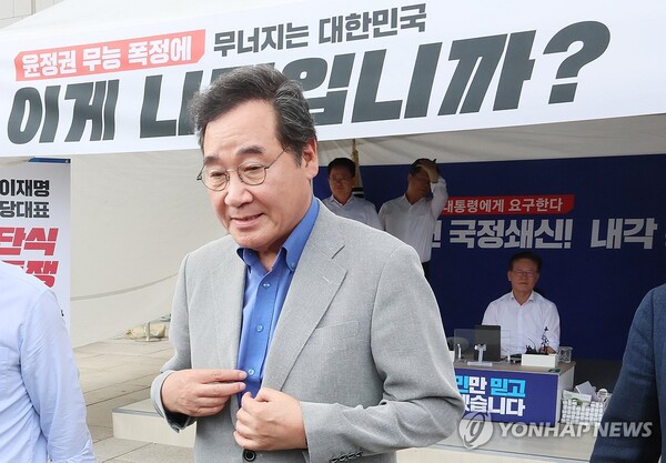 이낙연 전 더불어민주당 대표가 최근 이재명 대표를 향한 날선 비판을 쏟아내면서 그 의도에 관심이 모아지고 있다 [사진=연합뉴스]