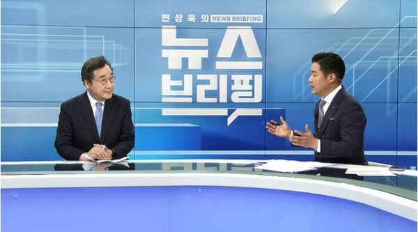 이낙연 전 대표가 13일 SBS-TV '편상욱의 뉴스브리핑'에 출연 '여야 양당이 아닌 제3신당 창당을 공식화했다. [사진=뉴스브리핑 캡쳐]