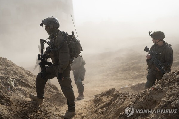 가자지구 지상작전 중인 이스라엘 군인들 [사진=AP=연합뉴스]