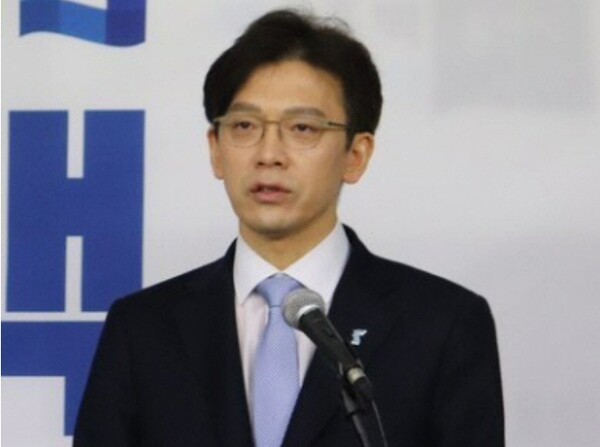 성희롱 논란에 휩싸인 현근택 민주연구원 부원장이 16일 4.10총선 불출마를 선언했다. [사진=연합뉴스]