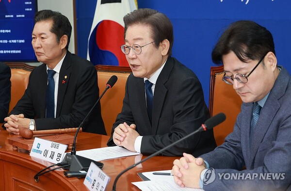 민주당은 이재명 대표가 17일 당무에 복귀한 만큼 이달 중 최종 입장을 정한다는 방침이다 [사진=연합뉴스]