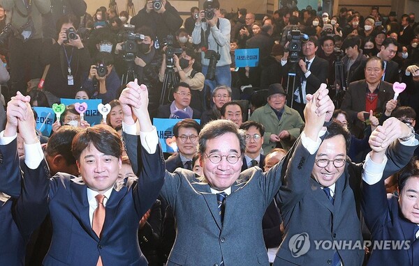 제3지대에서 이낙연 전 더불어민주당 대표의 총선 출마 요구가 분출하고 있다 [사진=연합뉴스]