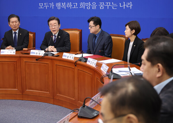 더불어민주당 이재명 대표가 2일 국회에서 열린 최고위원회의에서 발언을 하고 있다. [사진=연합뉴스]