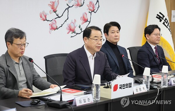 국민의힘 정영환 공천관리위원장이 6일 서울 여의도 당사에서 열린 공천관리위원회 4차 회의에서 발언하고 있다. [사진=연합뉴스]