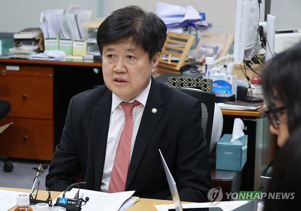 국민의힘 유경준 의원이 지난 6일 국회 사무실에서 기자간담회를 하고 있다. 2024.3.6 [사진=연합뉴스]