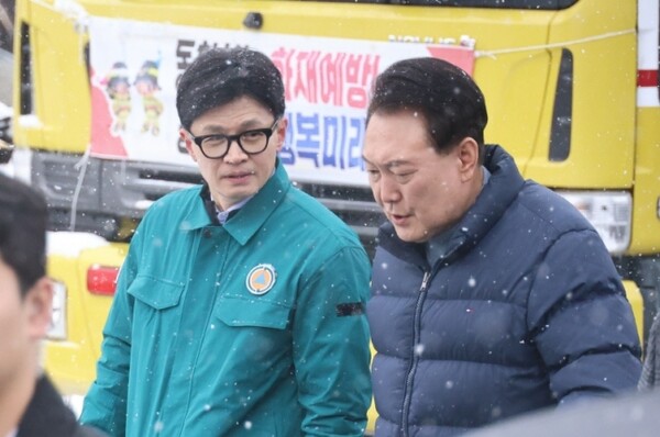 정치권에서는 용산 대통령실의 내려꽂기 공천으로 대대적인 현역 물갈이를 예상했으나 용산 대통령실 출신 후보는 전체 공천확정자의 10% 미만인 것으로 나타났다[사진=연합뉴스]