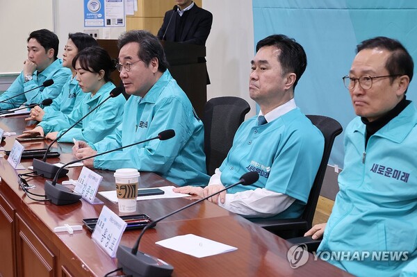 새로운미래 선대위 상임고문인 이낙연 공동대표가 11일 국회 의원회관에서 열린 선대위 출범식에서 발언하고 있다. 2024.3.11 [사진=연합뉴스]