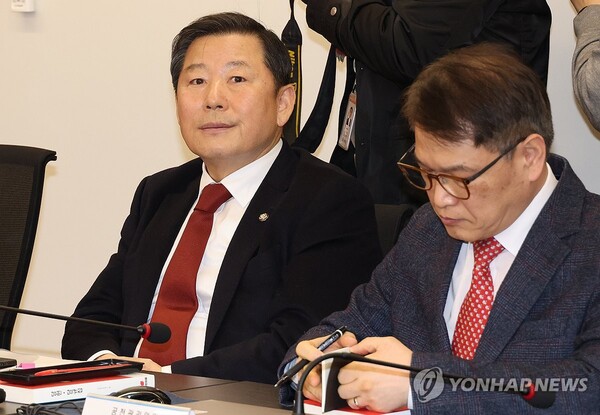 친윤계 핵심인 이철규 국민의힘 의원이 18일 비례대표 순번에 윤석열 대통령의 측근이 뒤로 밀려 나고, 한동훈 비상대책위원장의 측근이 앞 순번을 받은 것에 대해 공개적으로 비판하고 나섰다 [사진=연합뉴스]