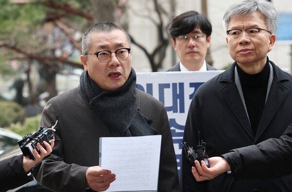 입장 밝히는 박명하 의협 비대위 조직강화위원장 [사진=연합뉴스]