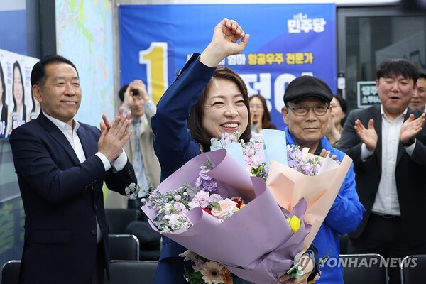 대전에서는 민주당 황정아(유성을) 후보와 박정현(대덕) 후보가 모두 당선되며 76년 만에 금녀의 벽이 깨졌다 [사진=연합뉴스]