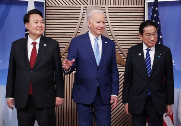 주요 외신들도 10일 치러진 22대 총선 결과를 집중 조명하며 국내 정치 지형과 현 정부의 외교안보 등 대외정책에 미칠 영향 등을 분석했다 [사진=연합뉴스]