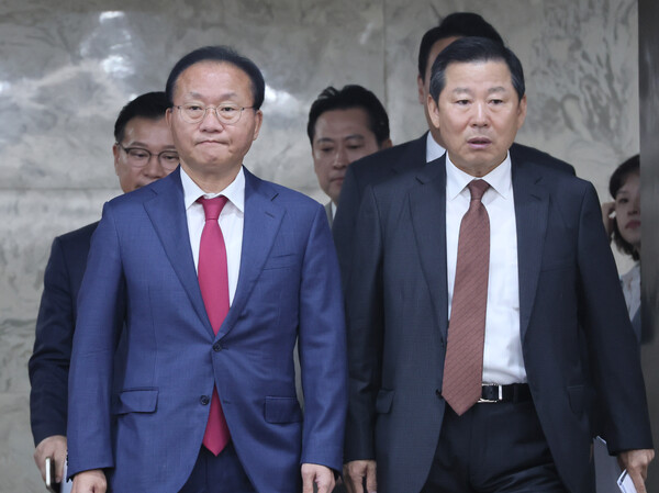 윤재옥 원내대표와 이철규 의원[사진=연합뉴스]