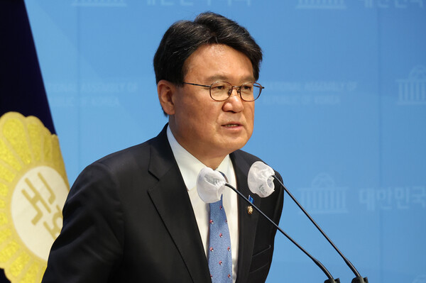 조국혁신당 황운하 신임 원내대표가 25일 국회에서 선출 소감 기자회견을 하고 있다. [사진=연합뉴스]