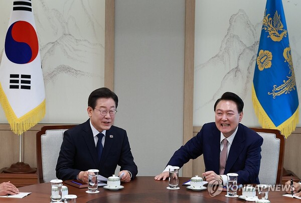 윤석열 대통령과 이재명 더불어민주당 대표의 첫 영수회담이 29일 성사됐으나 이 과정에서 집권 여당인 국민의힘이 철저히 패싱당했다는 분석이 나온다 [사진=연합뉴스]