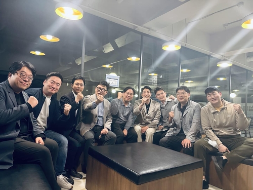 與 3040 모임 첫목회[박상수 후보 페이스북 캡처] 재판매 및 DB 금지[사진=연합뉴스]