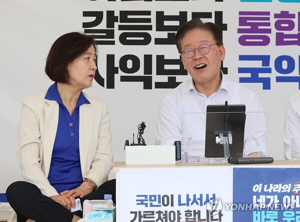 더불어민주당 국회의장 경선에 이른바 '명심'이 개입하고 있다는 논란이 확산되고 있다 [사진=연합뉴스]