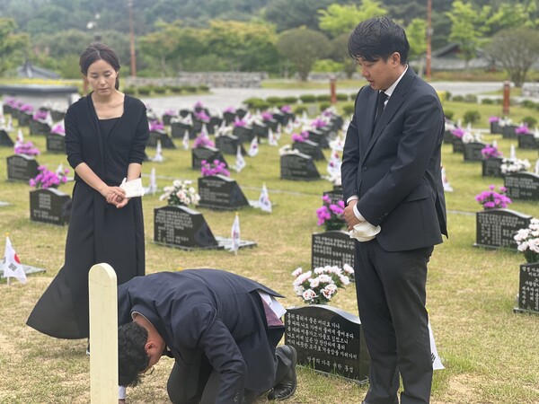 15일 국립 5·18 민주묘지를 찾은 이준석·이주영·천하람 개혁신당 제22대 국회의원 당선자 [사진=개혁신당]