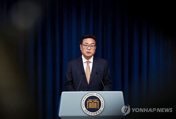 정진석 대통령 비서실장이 21일 서울 용산 대통령실 청사에서 윤석열 대통령의 '채상병 특검법' 재의요구권 행사 관련 브리핑을 하고 있다. [사진=연합뉴스]