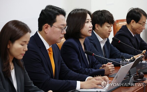 8일 국회에서 열린 개혁신당 채상병 특검법 관련 긴급 의원 및 당선인 총회에서 허은아 대표가 발언을 하고 있다. [사진=연합뉴스]