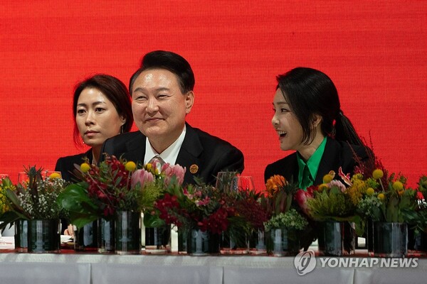 더불어민주당 등 야당이 윤석열 대통령의 부인 김건희 여사를 대상으로 하는 특검법을 발의한 가운데 관련 의혹을 조사 중인 검찰이 조만간 김 여사를 소환할 것이라는 전망이 나오고 있다 [사진=연합뉴스]