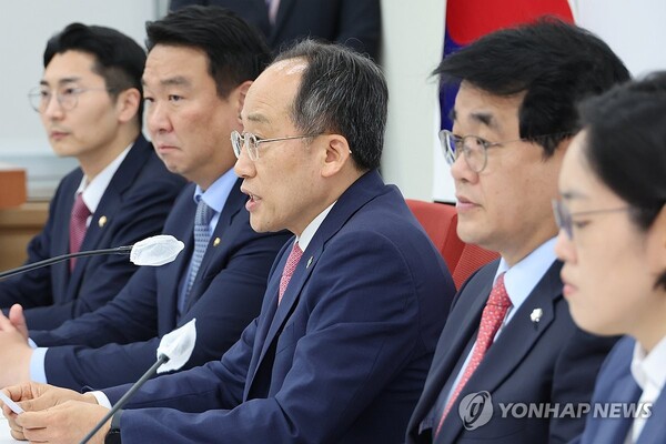 국민의힘 추경호 원내대표가 지난 7일 오후 서울 여의도 국회에서 더불어민주당의 상임위원 선임안 제출 직후 기자간담회를 열어 원 구성 협상에 대한 여당의 입장을 밝히고 있다. [사진=연합뉴스]