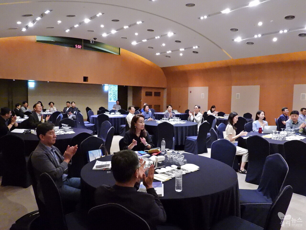 한국커뮤니케이션학회 '22대국회 역할과 과제' 폴리뉴스 정치세션 토론회에 많은 학자, 관계자들이 참석했다. [사진=폴리뉴스]