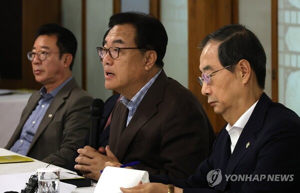 정진석 대통령실 비서실장이 16일 오후 서울 종로구 삼청동 총리 공관에서 열린 고위 당ㆍ정ㆍ대 협의회에서 발언하고 있다. [사진=연합뉴스]