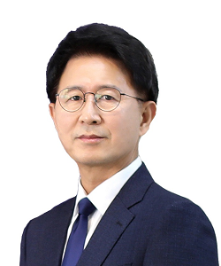 김만흠 폴리뉴스 논설고문