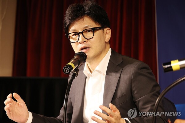 '김건희 문자 읽씹' 논란이 '한동훈 여론조성팀' 의혹으로 확산되고 있다 [사진=연합뉴스]