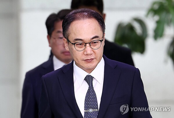 서울중앙지검이 지난 20일 김건희 여사를 비공개 조사한 사실이 공개된 후 거센 후폭풍이 불고 있다 [사진=연합뉴스]