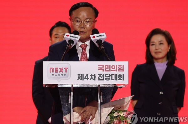 국민의힘 김재원 최고위원이 23일 경기 고양 킨텍스에서 열린 제4차 국민의힘 전당대회에서 최고위원으로 선출된 뒤 수락 연설을 하고 있다. 2024.7.23 [공동취재] [사진=연합뉴스]