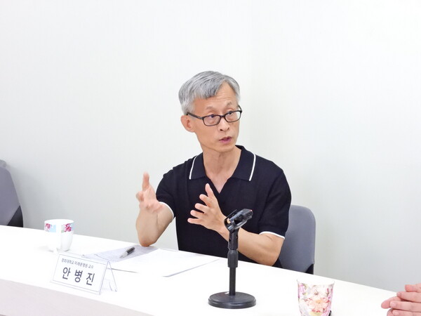 안병진 교수는 "해리스가 이길 확률이 60%"라며 지금 시점에서 해리스가 당선될 가능성이 높다고 전망했다. [사진=폴리뉴스]