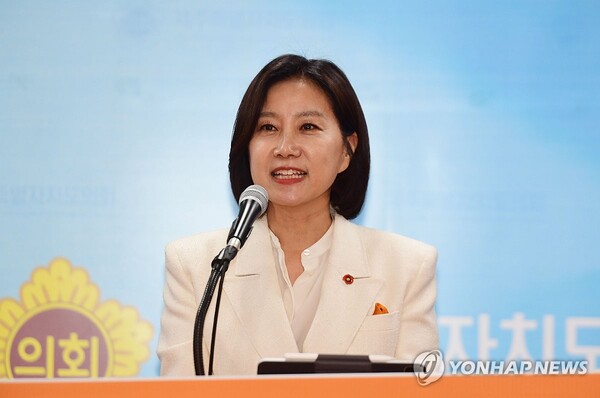 개혁신당 허은아 대표가 19일 오후 제주도의회 도민카페에서 기자회견을 열고 발언하고 있다. 2024.6.19 [사진=연합뉴스]