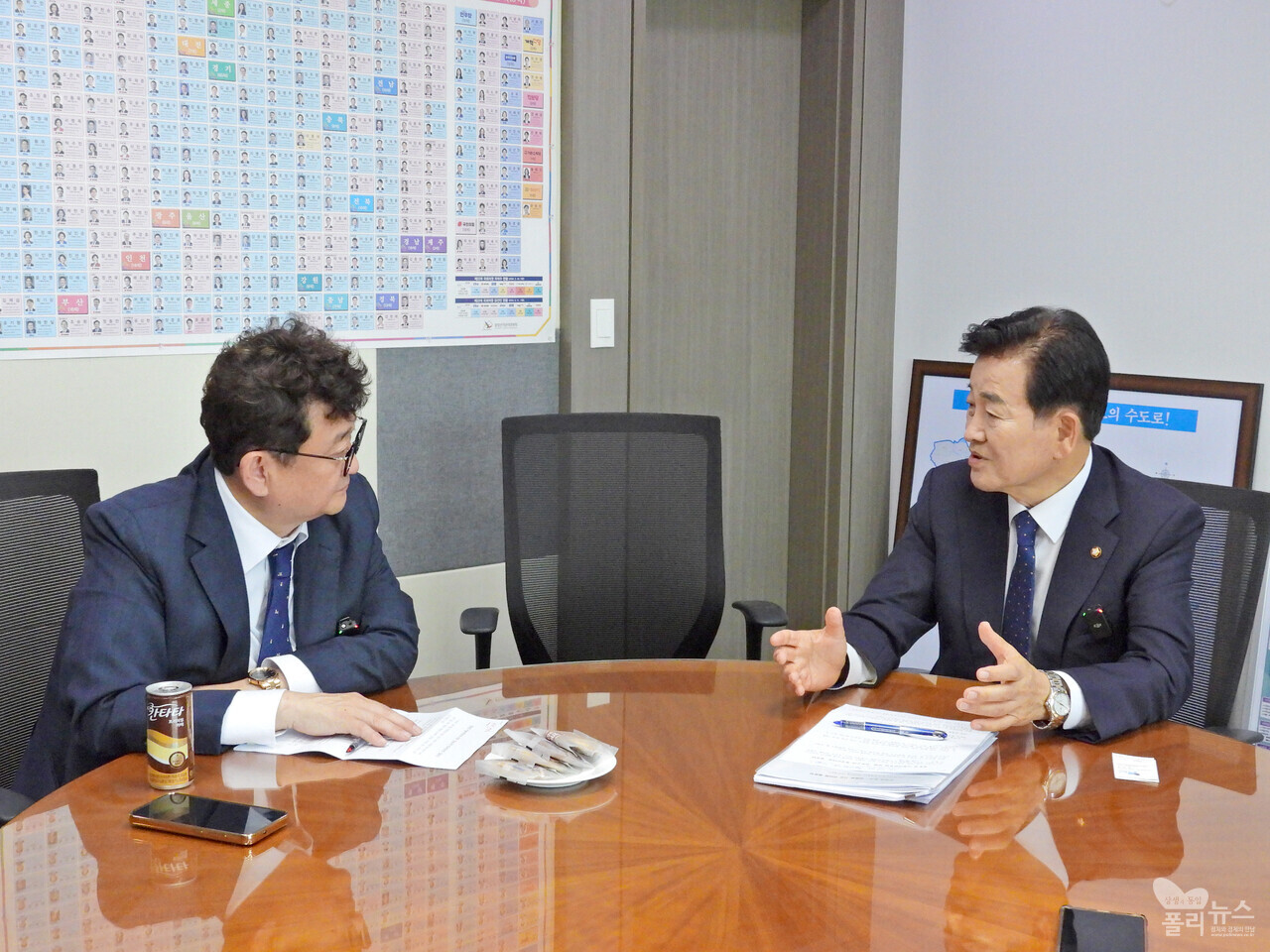 더불어민주당 정동영 의원이 지난 7일 폴리뉴스 에서 정국현안에 대한 입장을 밝히고 있다. [사진=폴리뉴스]