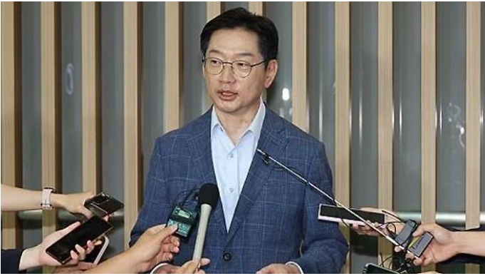 김경수 전 경남지사 복권을 놓고 정치권에 회오리가 몰아치고 있다. [사진=연합뉴스]