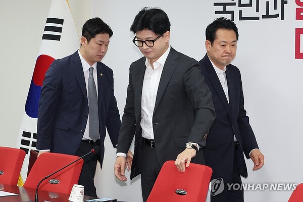 국민의힘 한동훈 대표가 8일 오전 서울 여의도 당사에서 열린 최고위원회의에 참석하고 있다. 2024.8.8 [사진=연합뉴스]