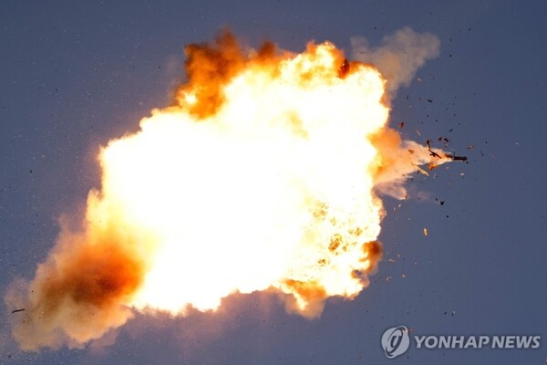이스라엘군이 헤즈볼라 로켓을 격추하는 모습 [사진=AFP=연합뉴스]