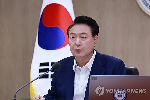 윤석열 대통령이 27일 서울 용산 대통령실 청사에서 열린 국무회의에서 발언하고 있다.[사진=연합뉴스]