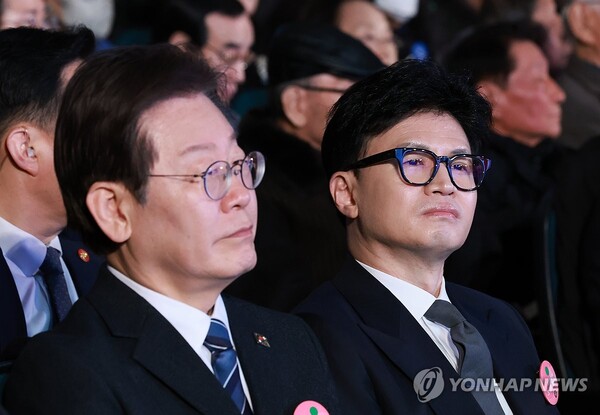 한동훈 대표와 이재명 대표가 내달 1일 여야 대표회담을 갖는다 [사진=연합뉴스]