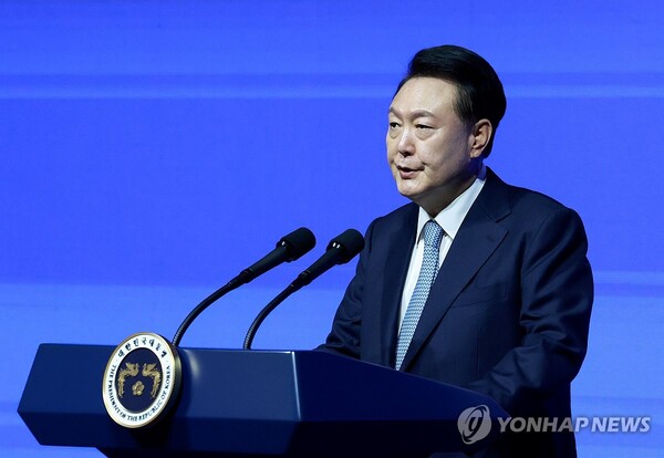 윤석열 대통령이 11일 서울 강남구 코엑스에서 열린 사이버 서밋 코리아(CSK) 2024 개회식에 참석해 축사를 하고 있다. 2024.9.11 [사진=연합뉴스]