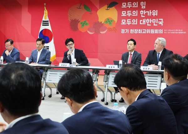 국민의힘 한동훈 대표가 12일 오전 경기도 안성시 농협안성농식품물류센터에서 열린 경기 현장최고위원회의에서 발언하고 있다. [사진=연합뉴스]