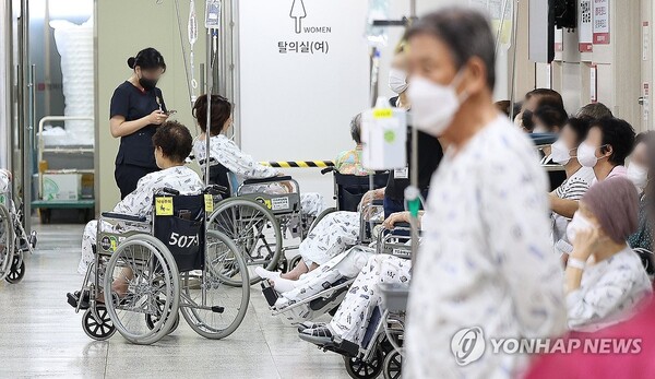 한동훈 대표와 대통령실이 의정갈등 해결 주도권 다툼을 벌이는 형국이 벌어지고 있다 [사진=연합뉴스]