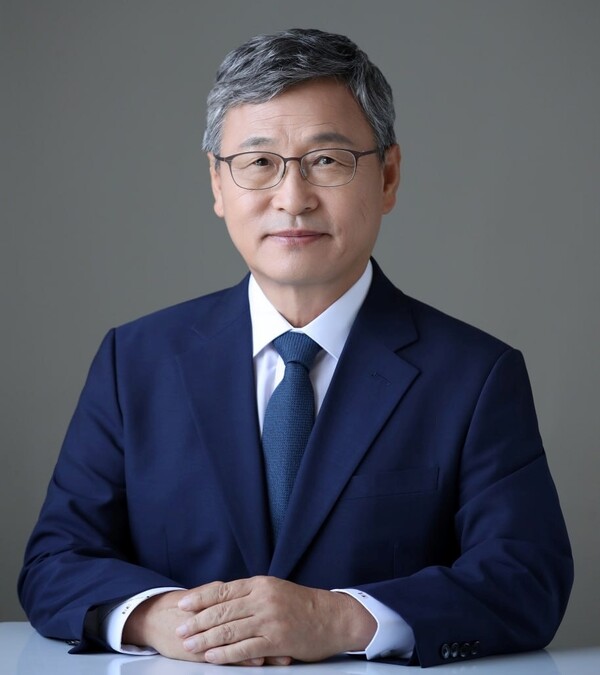 10.16 서울시교육감 보궐선거에 진보단일후보로 추대된 정근식 전 서울대 교수.  [사진=정근식 후보 제공]