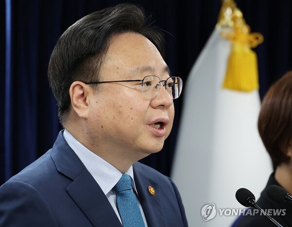 조규홍 보건복지부 장관이 30일 서울 종로구 정부서울청사에서 의료개혁 추진상황 브리핑을 하고 있다. 2024.9.30  [사진=연합뉴스]