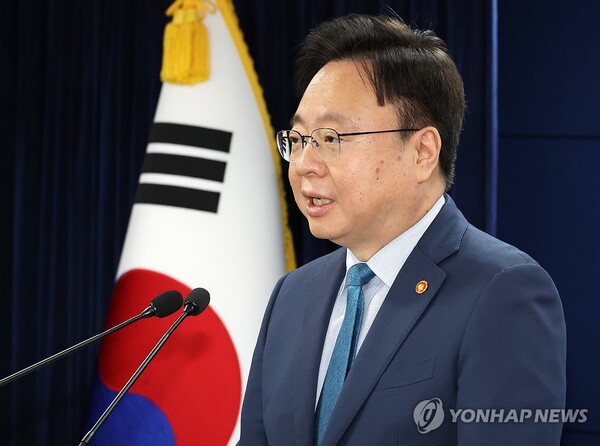 조규홍 보건복지부 장관이 30일 서울 종로구 정부서울청사에서 의료개혁 추진상황 브리핑을 하고 있다. 2024.9.30 [사진=연합뉴스]